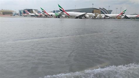 dubai airport flood images